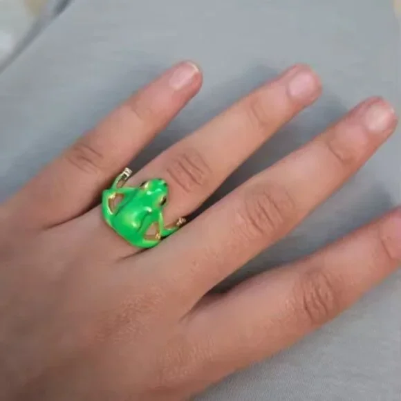 Green Frog Gold Ring - Picture 10 of 16